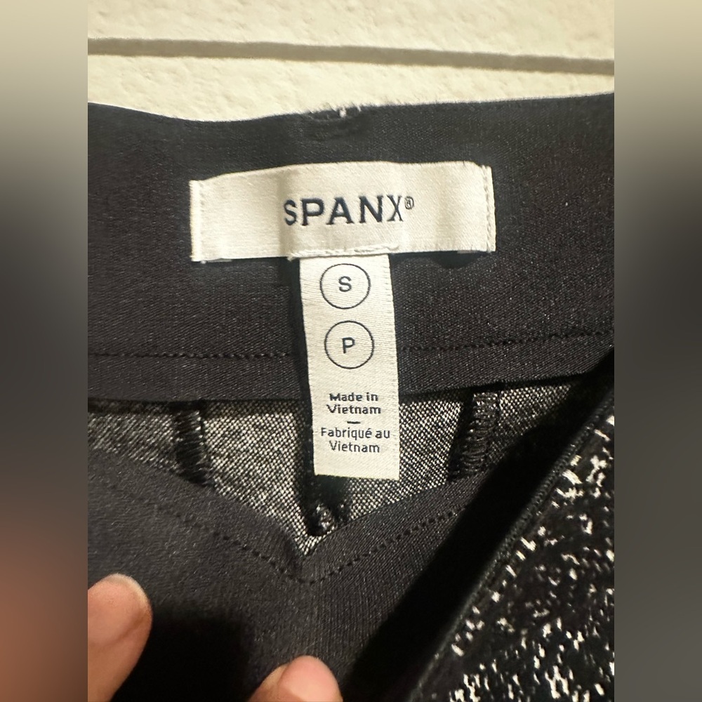 SPANX Ponte Barrel Pants - Picture 5 of 9
